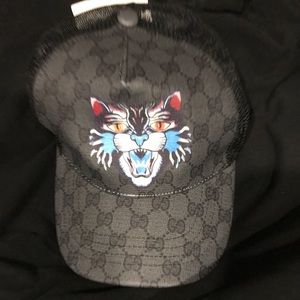 Gucci hat man or woman